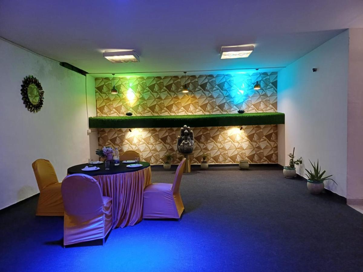 Hotel Elite Sector 45 I Gurgaon Central I Couple Friendly 외부 사진