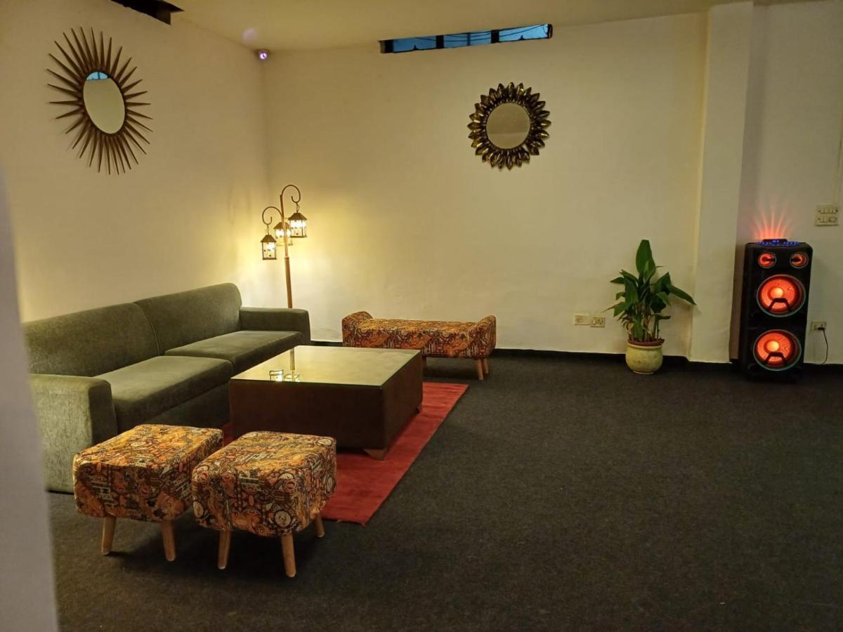 Hotel Elite Sector 45 I Gurgaon Central I Couple Friendly 외부 사진