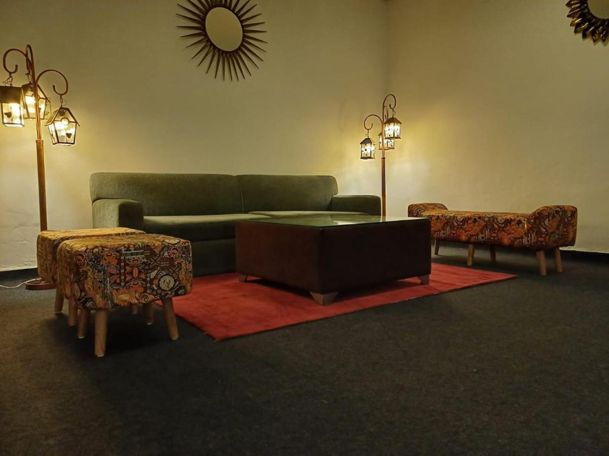 Hotel Elite Sector 45 I Gurgaon Central I Couple Friendly 외부 사진