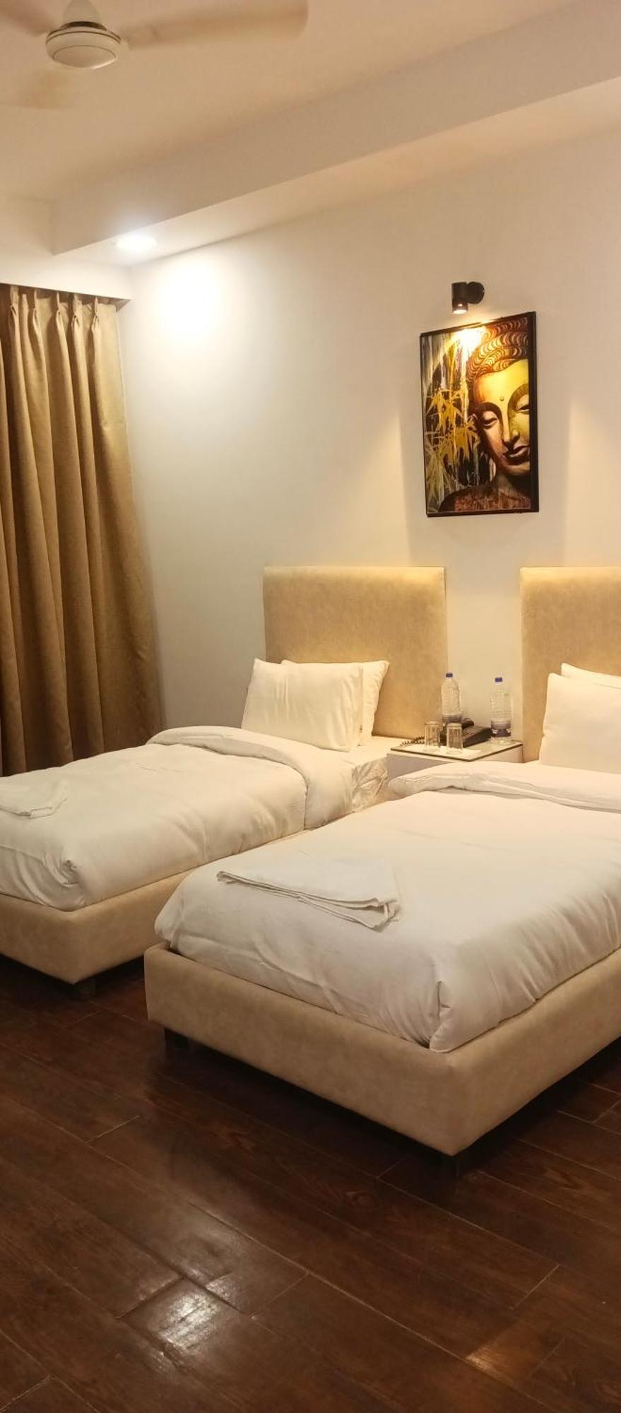 Hotel Elite Sector 45 I Gurgaon Central I Couple Friendly 외부 사진