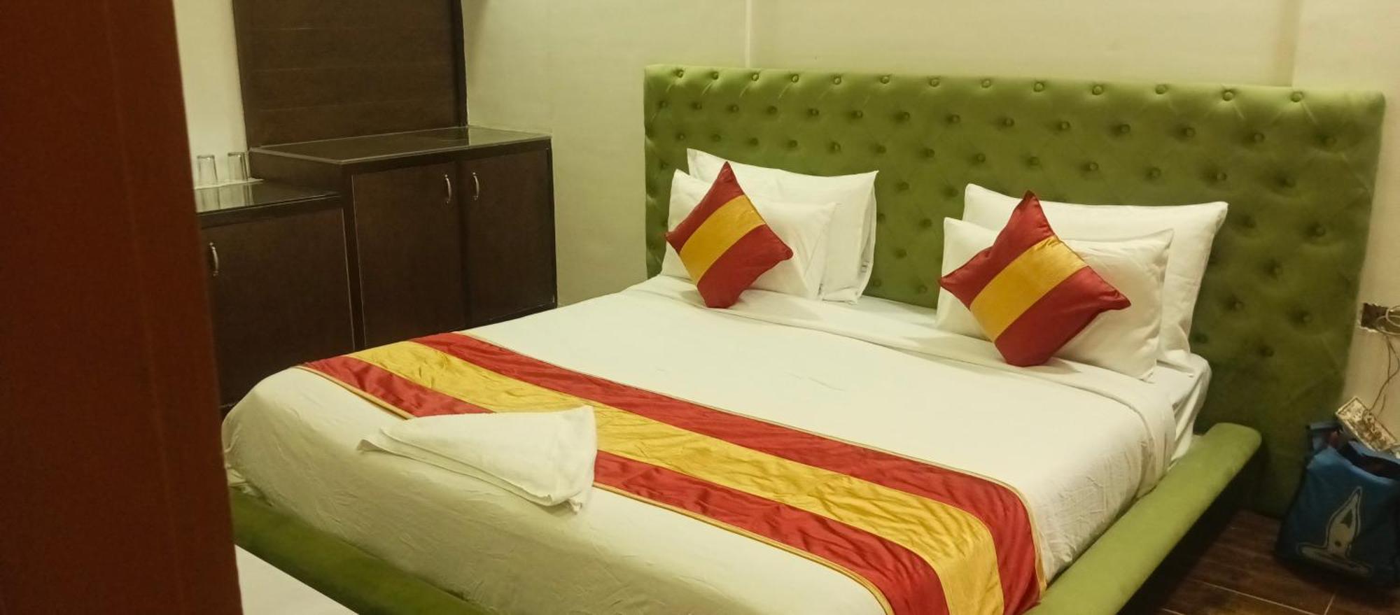 Hotel Elite Sector 45 I Gurgaon Central I Couple Friendly 외부 사진