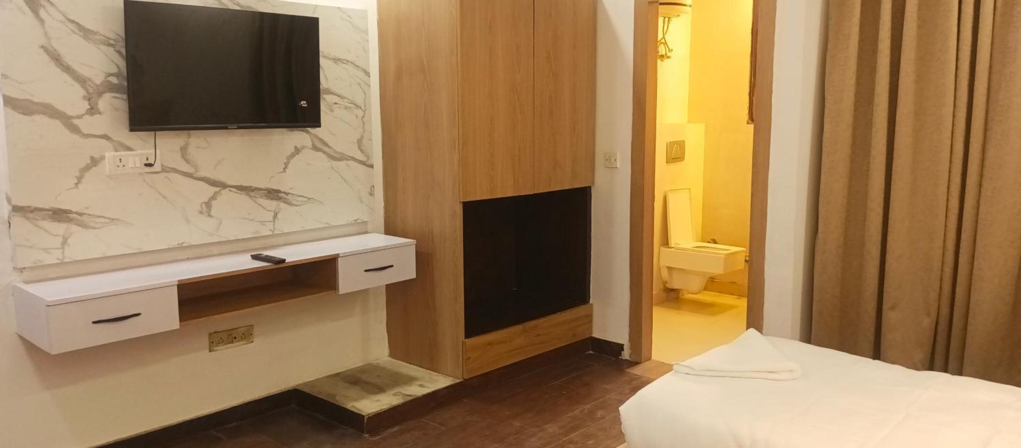 Hotel Elite Sector 45 I Gurgaon Central I Couple Friendly 외부 사진