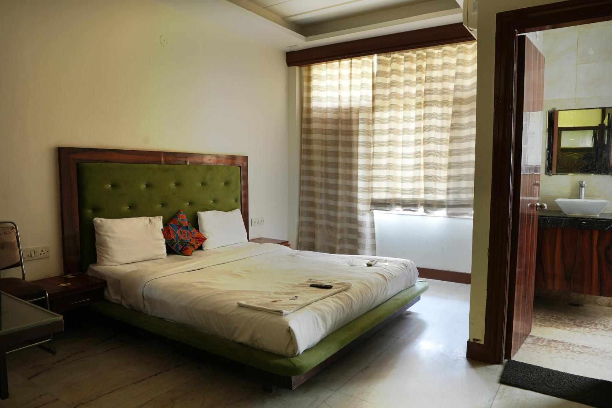 Hotel Elite Sector 45 I Gurgaon Central I Couple Friendly 외부 사진