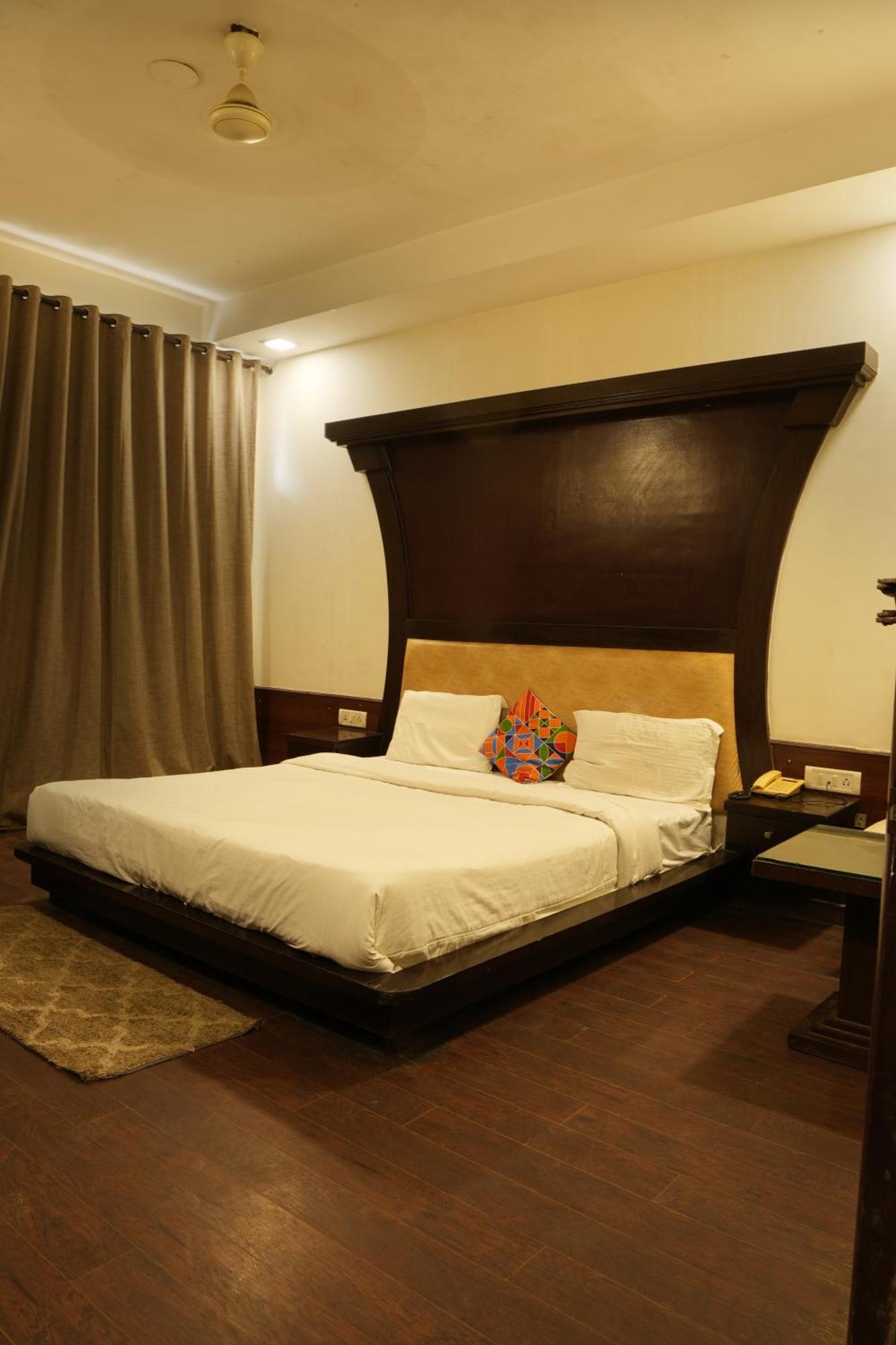 Hotel Elite Sector 45 I Gurgaon Central I Couple Friendly 외부 사진