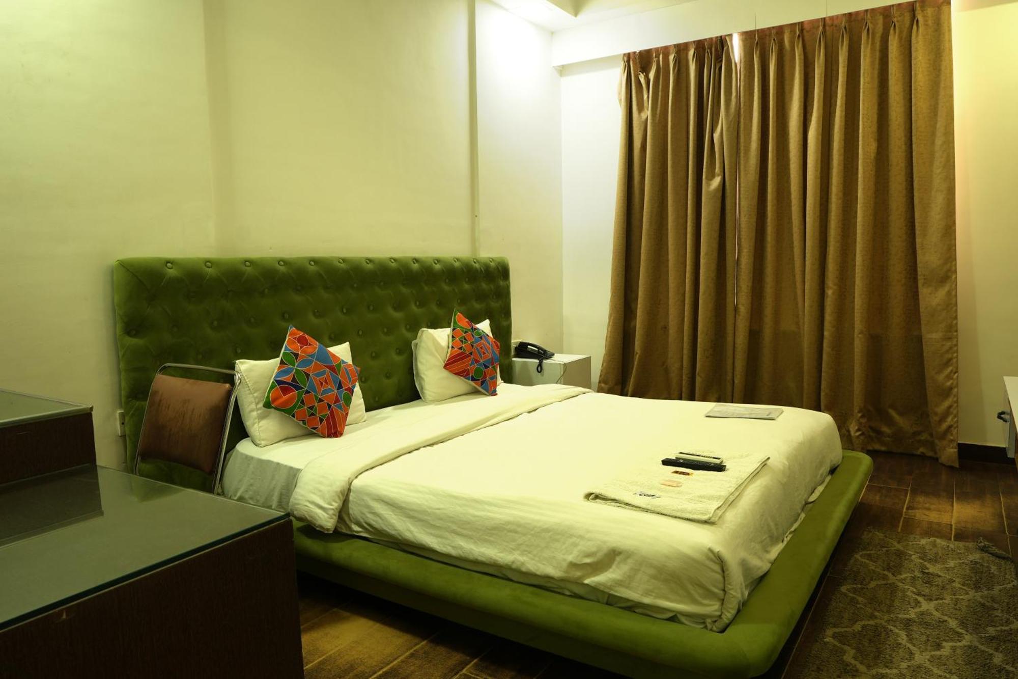 Hotel Elite Sector 45 I Gurgaon Central I Couple Friendly 외부 사진