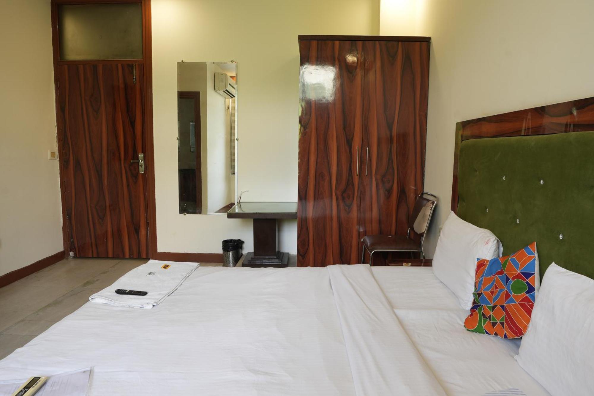 Hotel Elite Sector 45 I Gurgaon Central I Couple Friendly 외부 사진