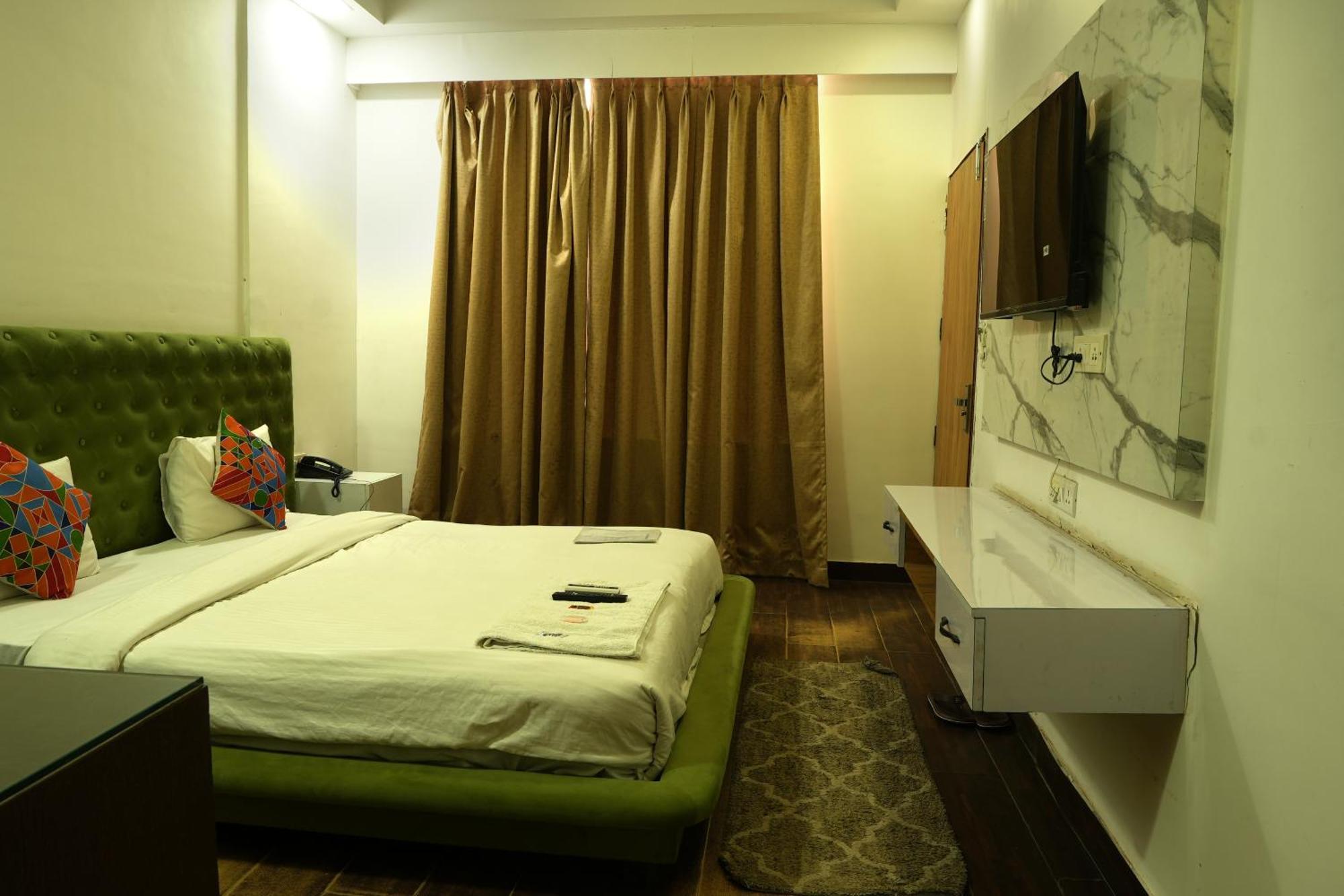 Hotel Elite Sector 45 I Gurgaon Central I Couple Friendly 외부 사진