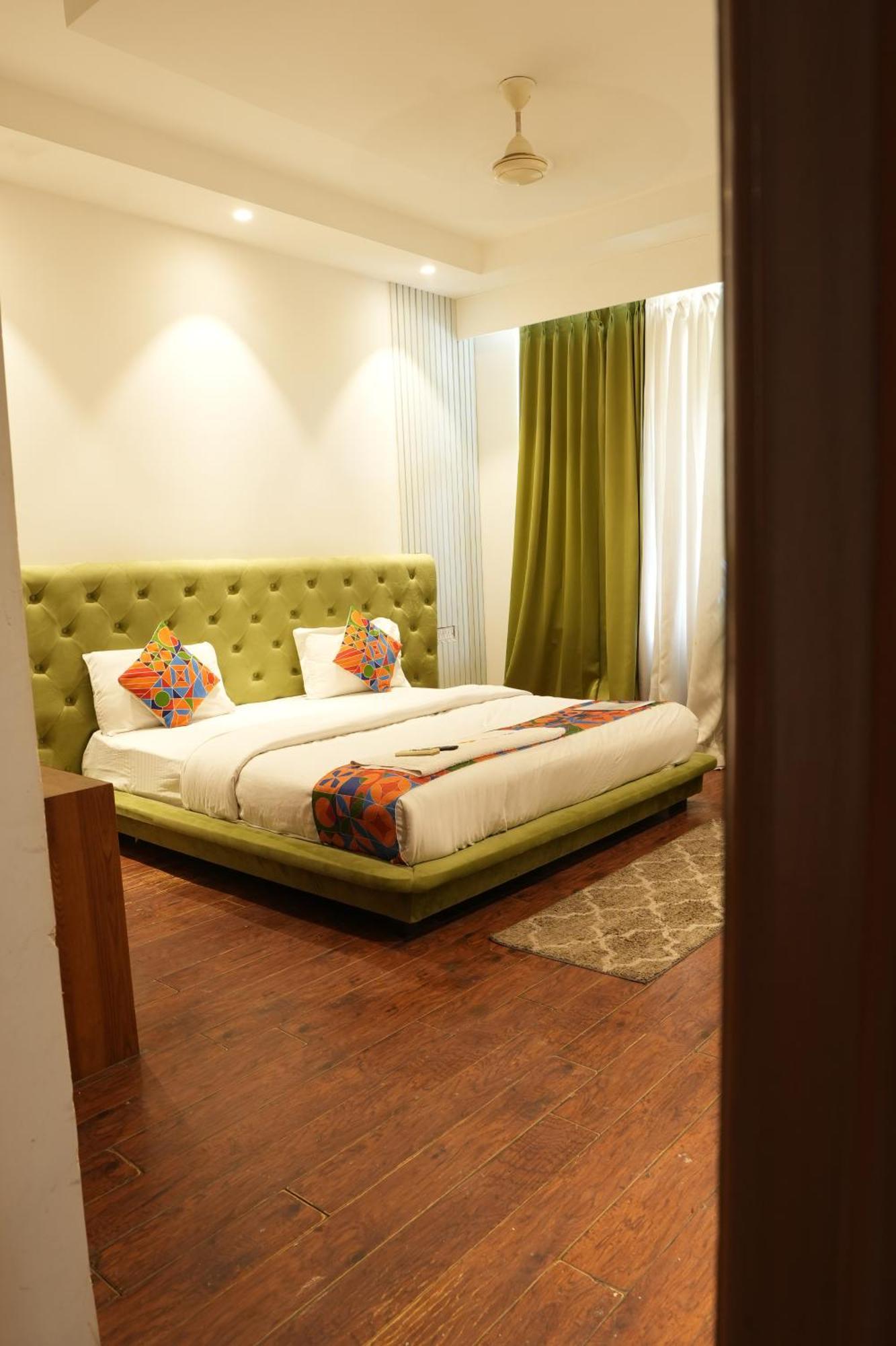Hotel Elite Sector 45 I Gurgaon Central I Couple Friendly 외부 사진