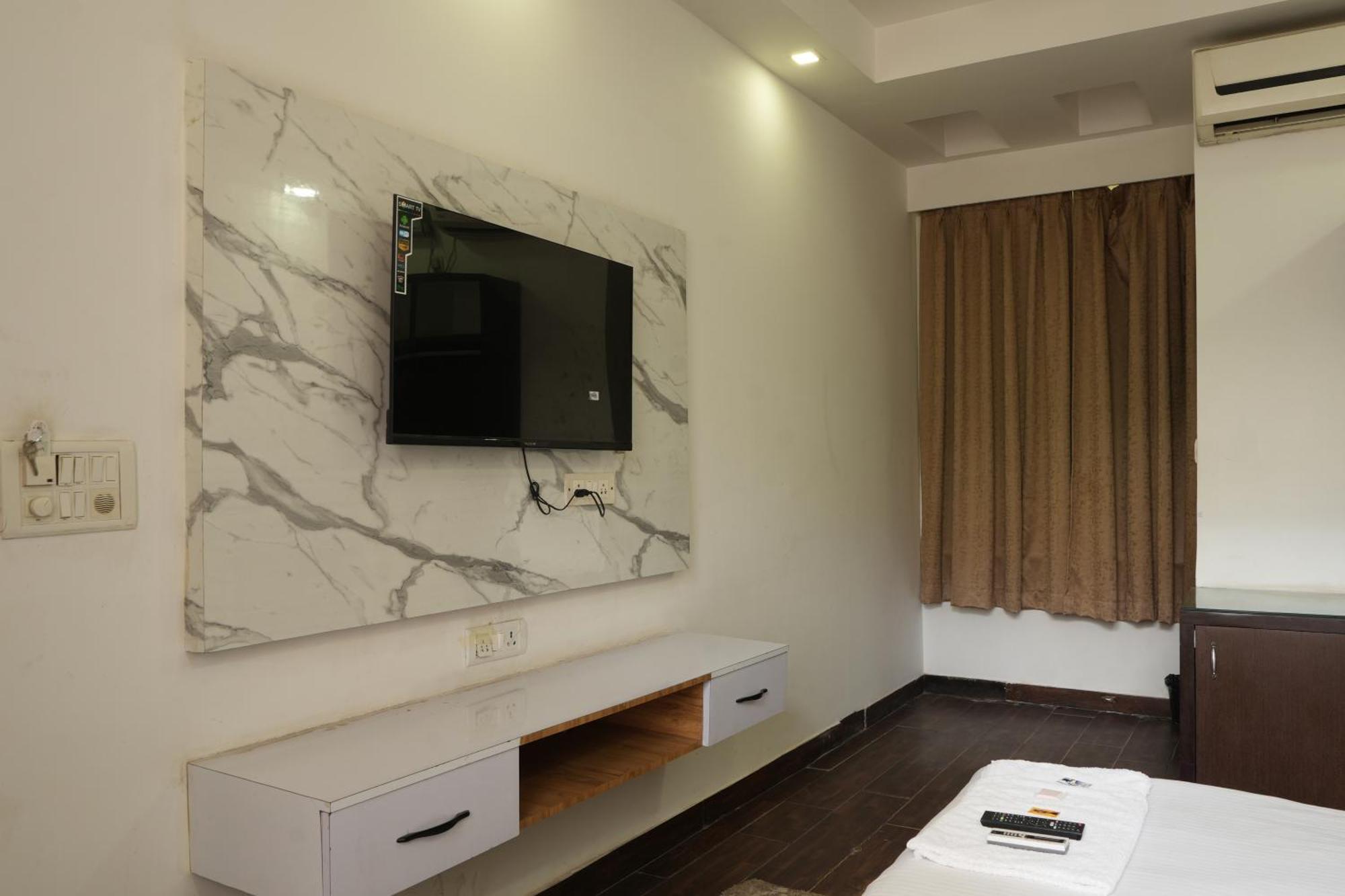 Hotel Elite Sector 45 I Gurgaon Central I Couple Friendly 외부 사진