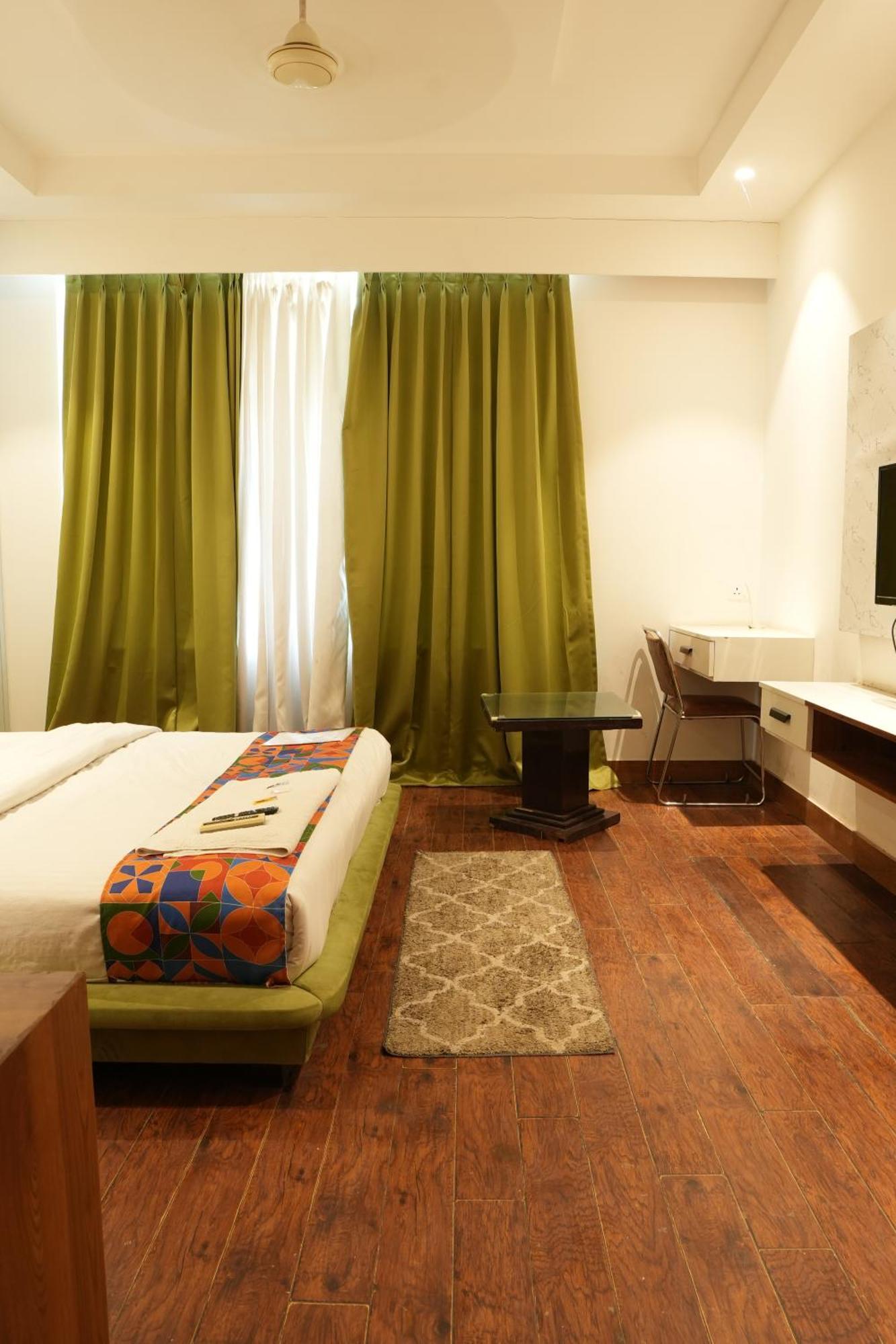 Hotel Elite Sector 45 I Gurgaon Central I Couple Friendly 외부 사진