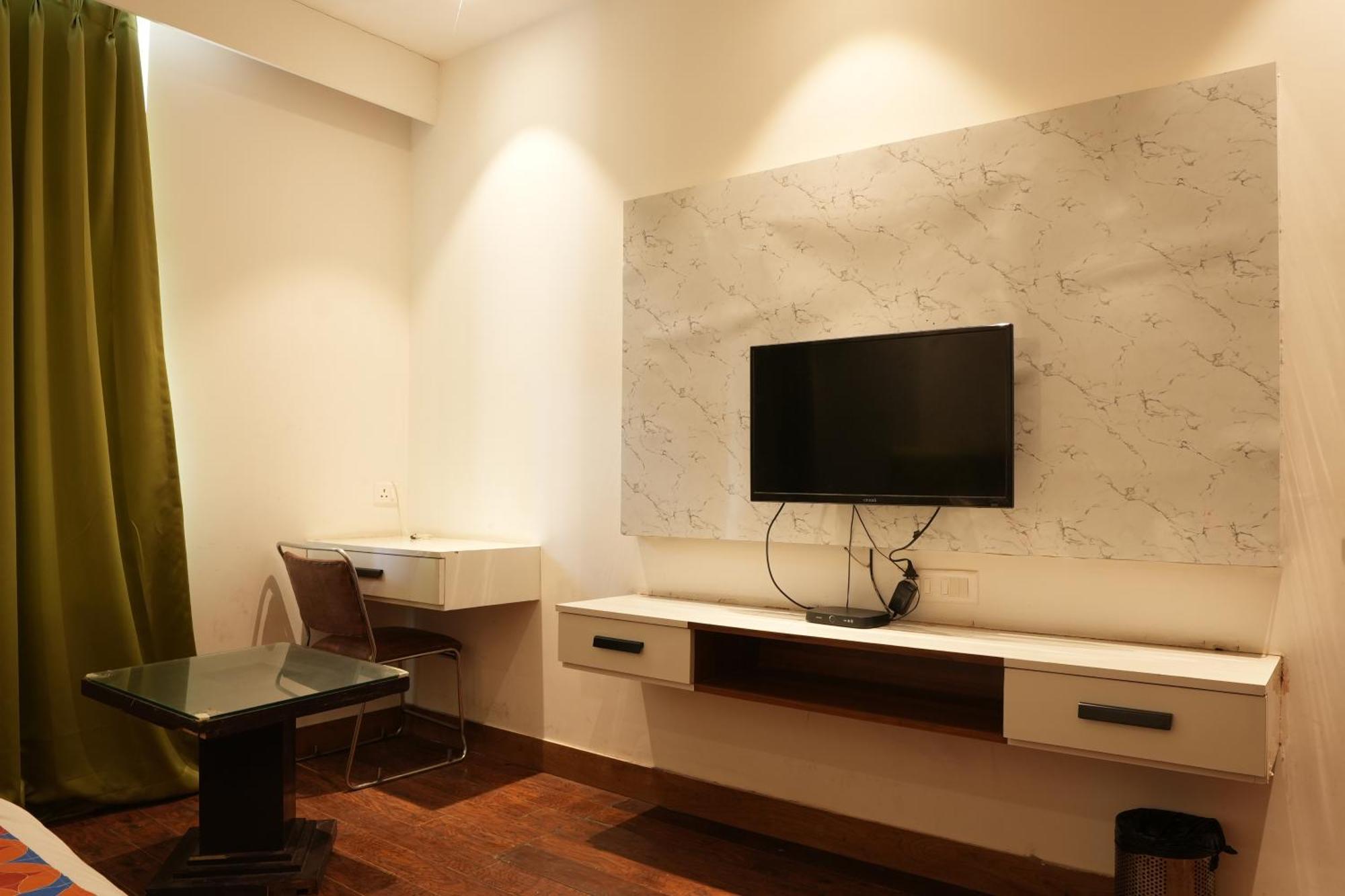 Hotel Elite Sector 45 I Gurgaon Central I Couple Friendly 외부 사진